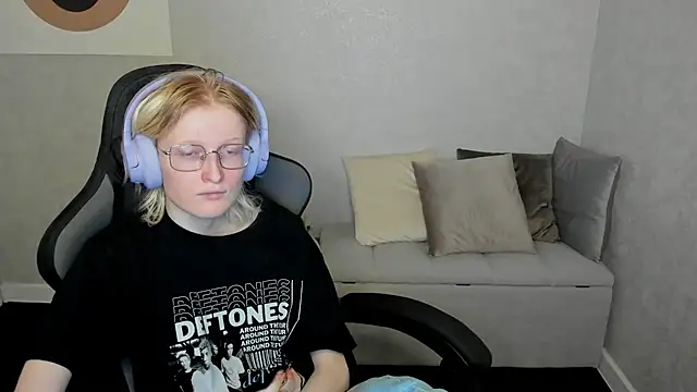 Snapshot of ElizabethHarpper chatting on September 26, 2:31 am ElizabethHarpper online show from September 26, 2:31 am