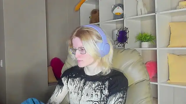 ElizabethHarpper online show from November 2, 1:20 am