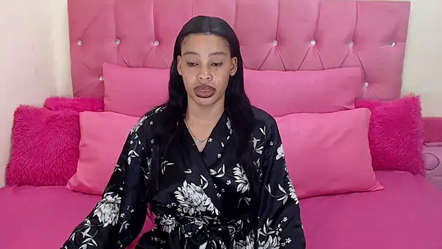 Snapshot of naughtiest_baddy chatting on September 27, 12:40 am naughtiest baddy online show from September 27, 12:40 am