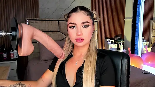 Snapshot of EmiilyHendriixx chatting on September 26, 8:39 pm EmiilyHendriixx online show from September 26, 8:39 pm