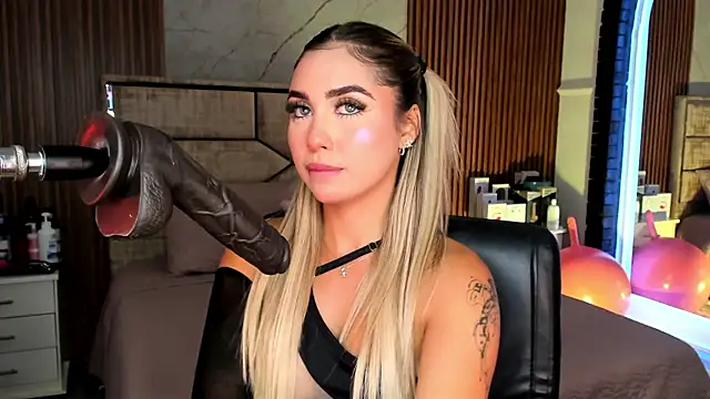 Snapshot of EmiilyHendriixx chatting on September 25, 8:17 pm EmiilyHendriixx online show from September 25, 8:17 pm