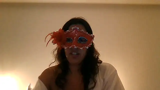 couple-tuga online show from July 5, 9:31 pm