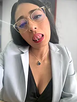 BELLA--26 online show from November 3, 2:32 pm