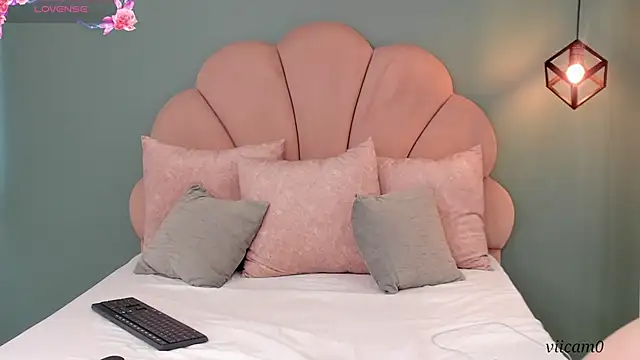 victoria camm online show from November 26, 4:08 pm