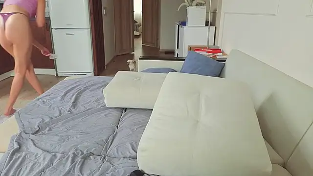 KristineEsme online show from October 1, 7:46 am