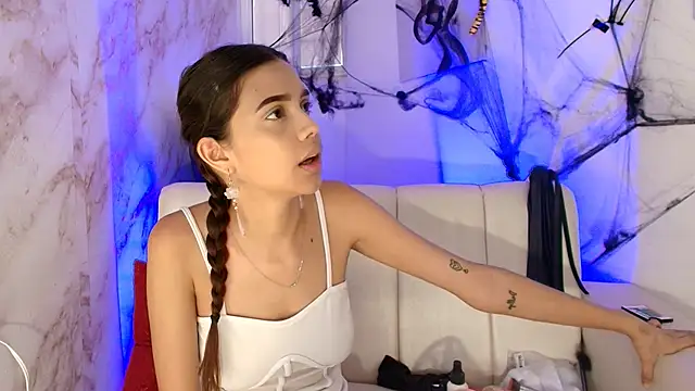 nicole lara online show from October 22, 9:31 pm