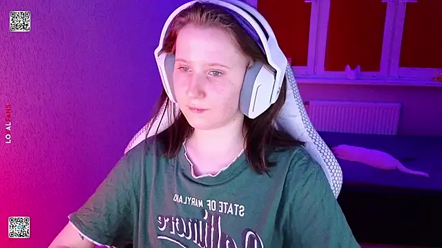 mon lola online show from March 31, 4:29 pm