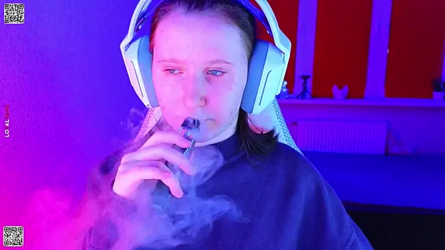 mon lola online show from January 11, 4:01 pm