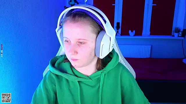 mon lola online show from November 11, 2:58 pm