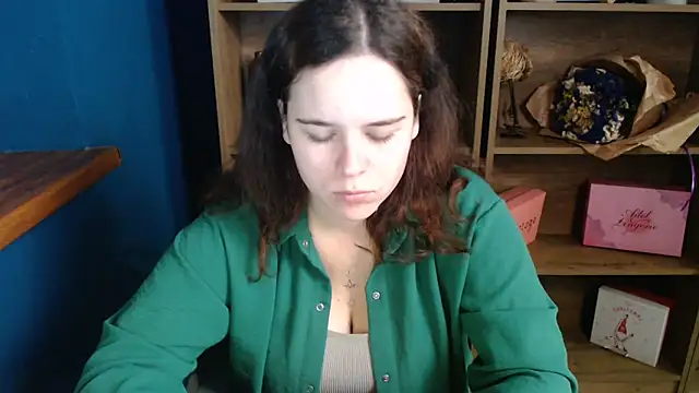 mini girly online show from October 12, 10:06 am