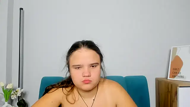 Snapshot of AdeleCruz chatting on October 20, 7:22 am AdeleCruz online show from October 20, 7:22 am