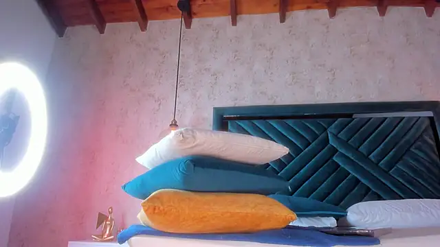 Marttina Ruiz online show from April 8, 7:49 pm