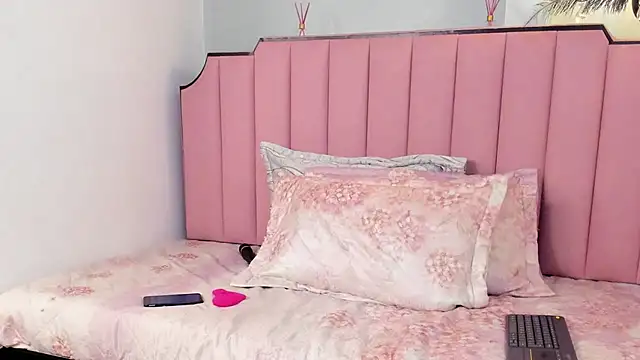 KarenSims online show from October 13, 1:36 pm