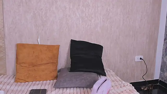 StefanyRousse online show from February 20, 11:34 am