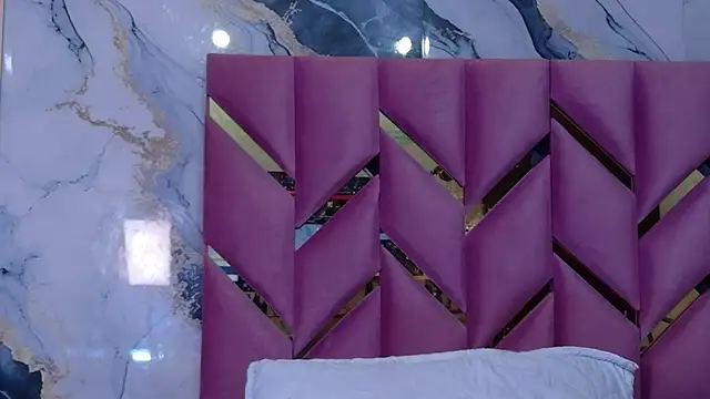 hotiergirl online show from December 22, 12:30 pm