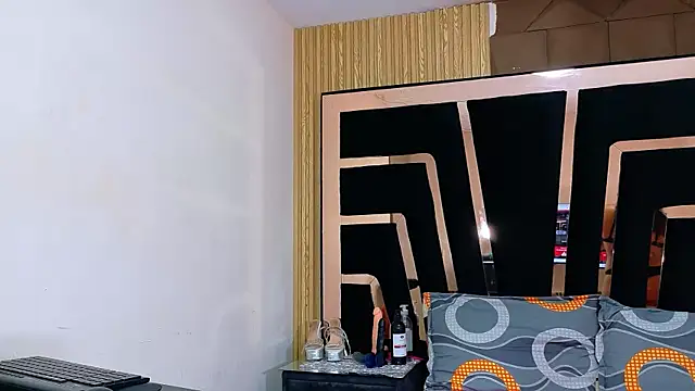 SolEvanss online show from October 1, 1:38 pm