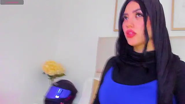 taylorsmiiith  online show from April 13, 7:36 pm