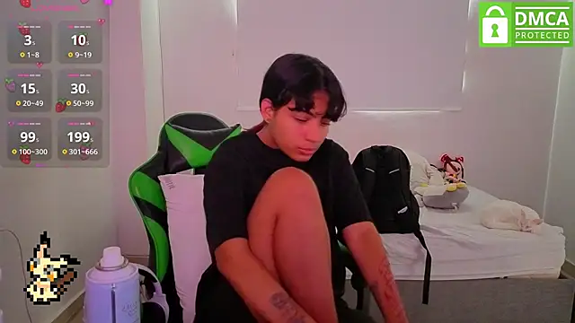 Lovelyamyy online show from March 13, 9:27 pm