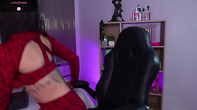 CleeoAdams  online show from February 15, 6:38 am