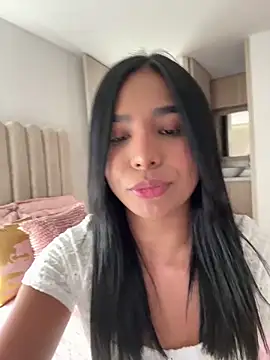 CharlotteGraay online show from April 12, 9:17 pm