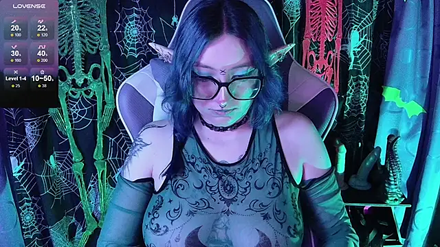 Kimlennox  online show from January 6, 5:38 pm