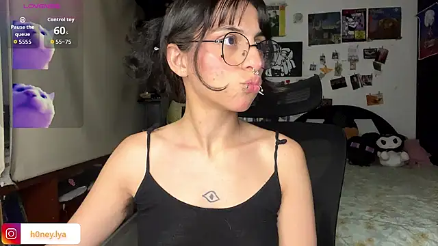 B0nnie H0ney online show from June 27, 1:50 am