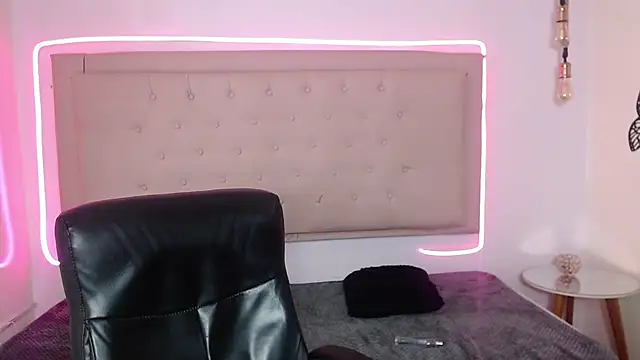 kathepickmanx online show from October 4, 4:07 am