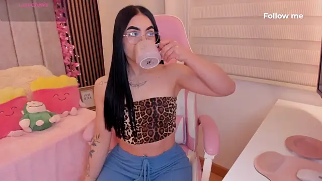 tamy xoo online show from November 9, 7:43 pm