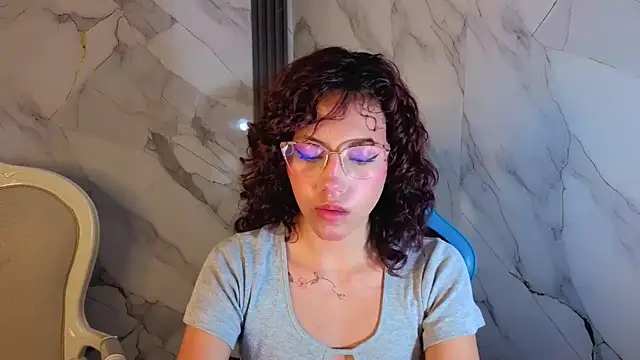 zoe ch  online show from June 4, 3:12 am