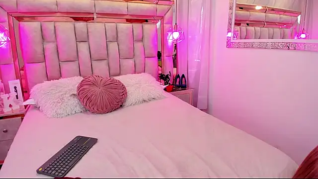 Katalina Evans online show from December 16, 12:00 pm