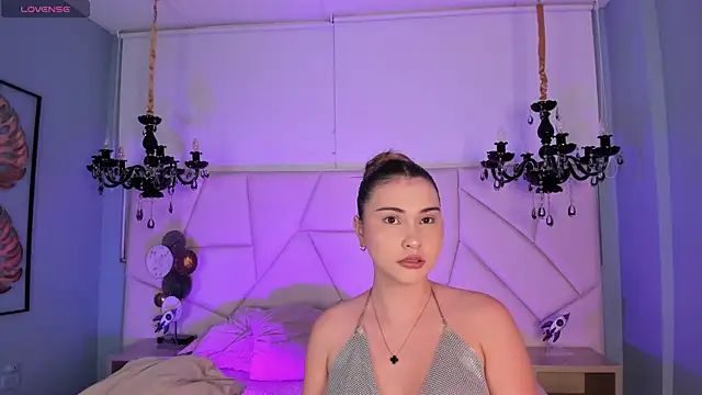 Snapshot of Aitana_Hilton_ chatting on October 20, 11:46 am Aitana Hilton online show from October 20, 11:46 am