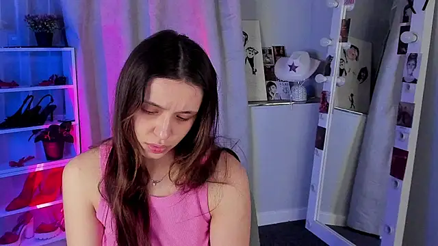 Sahara Shields online show from November 20, 10:49 am