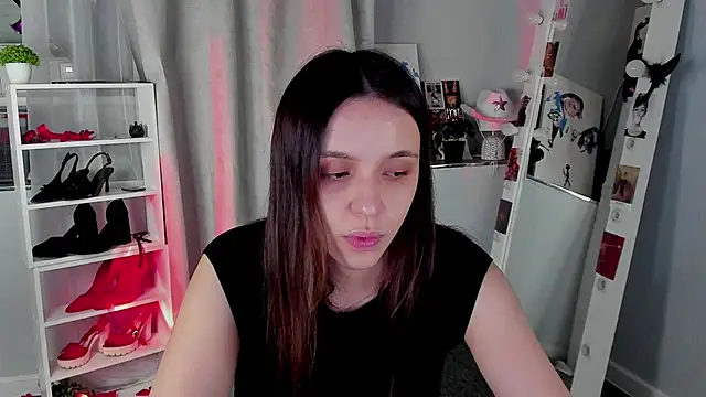 Sahara Shields online show from November 27, 10:18 am