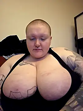 CorgiGodez98 online show from April 9, 6:19 am