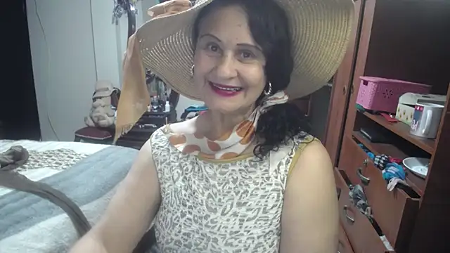 jazmin mature  online show from December 21, 10:03 pm