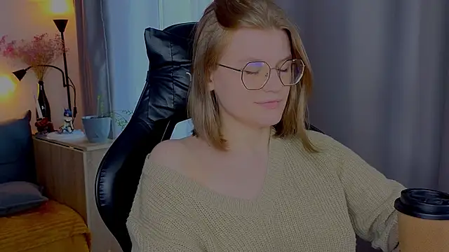  JessieVibes online show from April 16, 1:33 pm