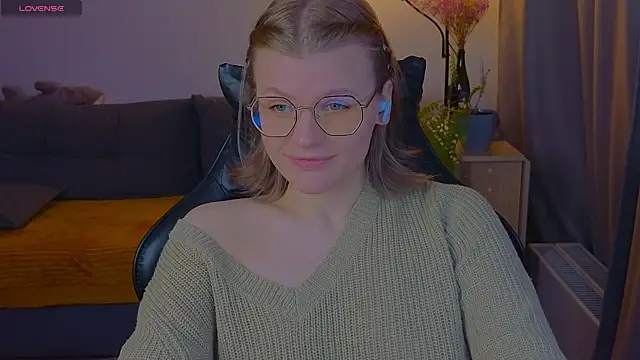  JessieVibes online show from April 3, 1:31 pm