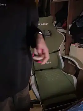 mollyEXD online show from December 19, 6:00 pm