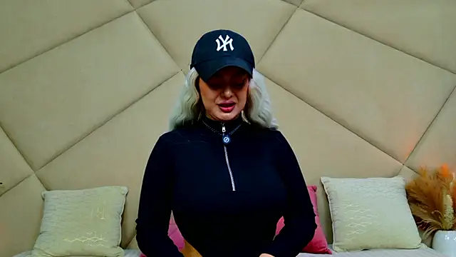 ChloeFrost online show from February 9, 6:26 am