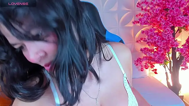 adarna13  online show from October 22, 8:25 pm