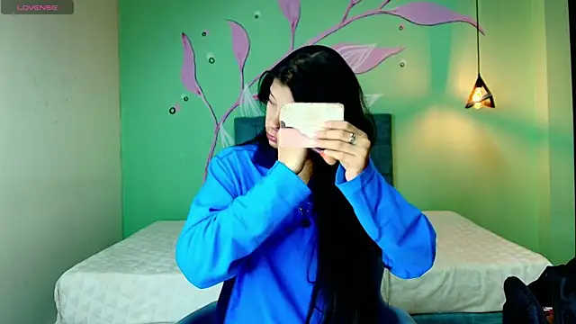 Connie Bell online show from November 10, 7:31 pm