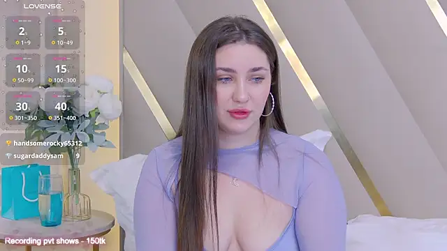 KiraBarlows online show from October 26, 7:15 am