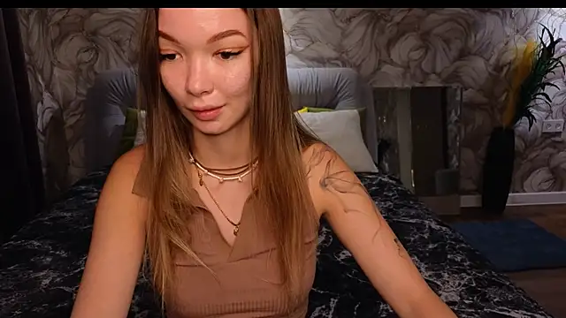 Snapshot of SusannJohnson chatting on October 5, 12:37 am SusannJohnson online show from October 5, 12:37 am