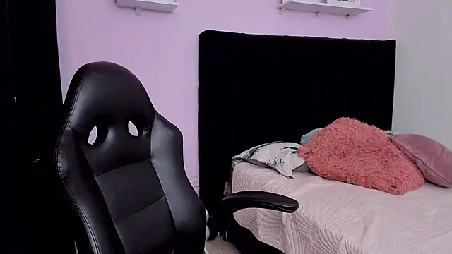 Paulina Lopezz online show from March 25, 9:50 pm