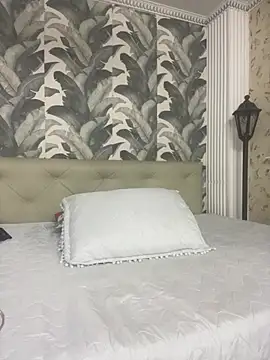 viktoria davis  online show from March 29, 11:15 pm