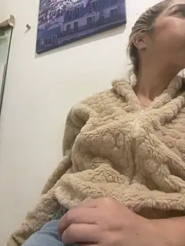 viktoria davis  online show from February 3, 12:54 am