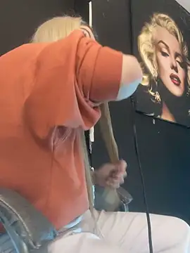 viktoria davis  online show from March 5, 1:12 am