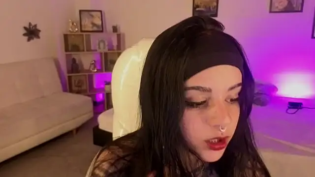 Nicole Foxx  online show from October 23, 7:53 pm