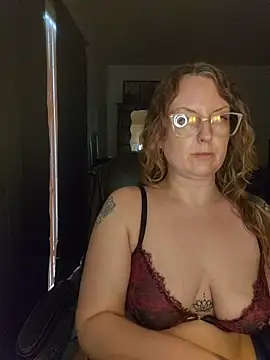 TattedMamaXOXO online show from April 7, 4:53 pm