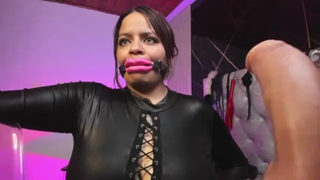 victoria  floyd online show from February 18, 11:04 pm